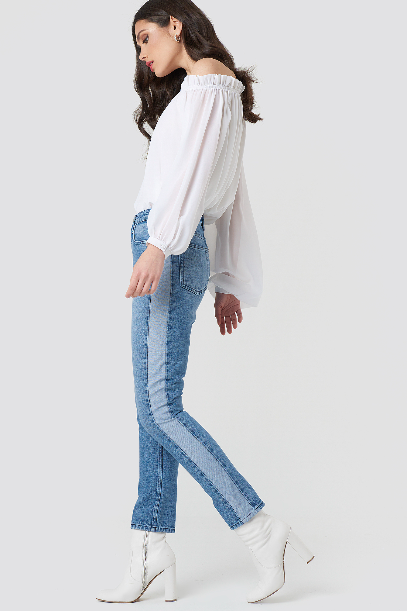 white tone jeans pants