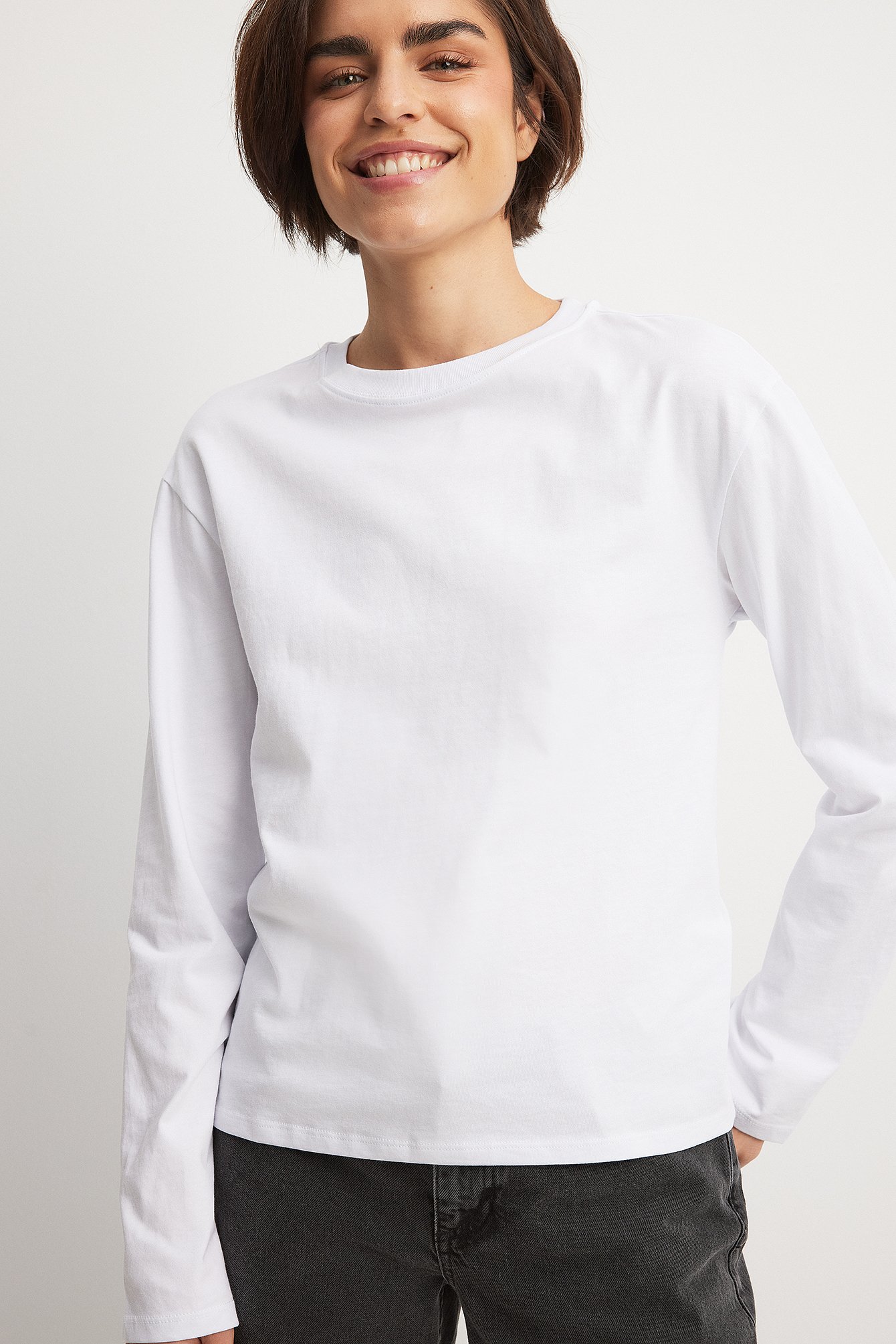 NA-KD Basic Oversize-Oberteil mit langen Ärmeln - White