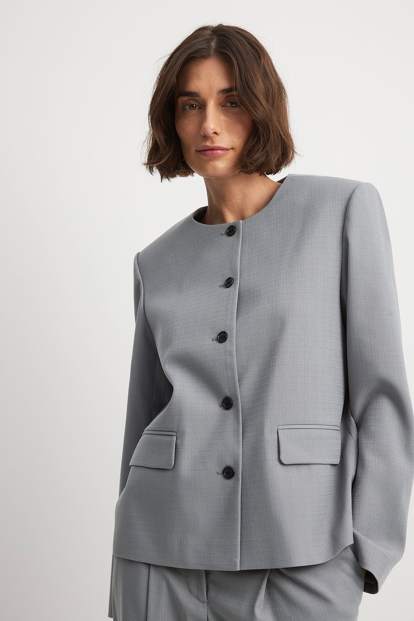 NA-KD Oversize-Blazer mit Rundhalsausschnitt - Grey