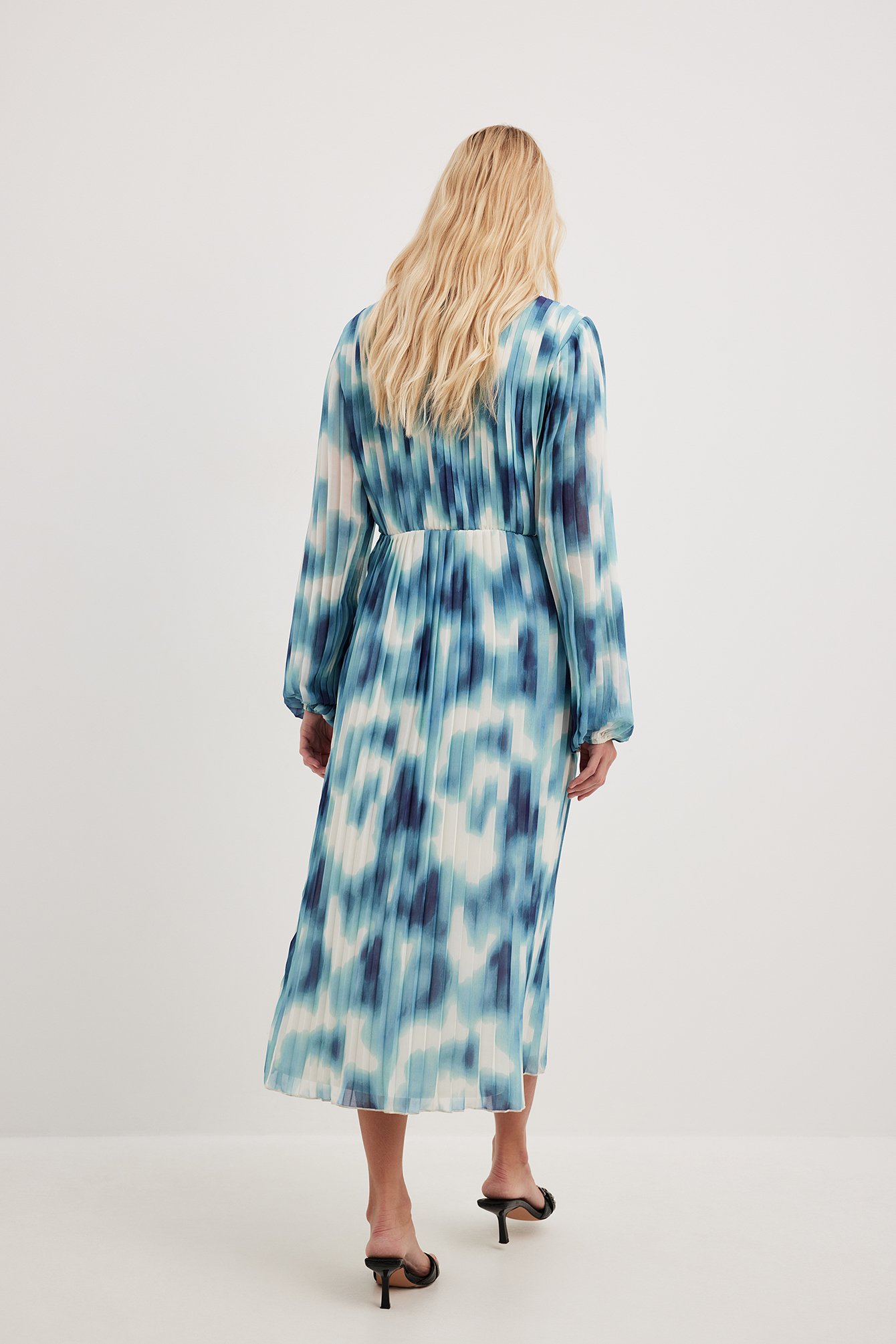 Pleated Overlap Midi Dress Blue | NA-KD