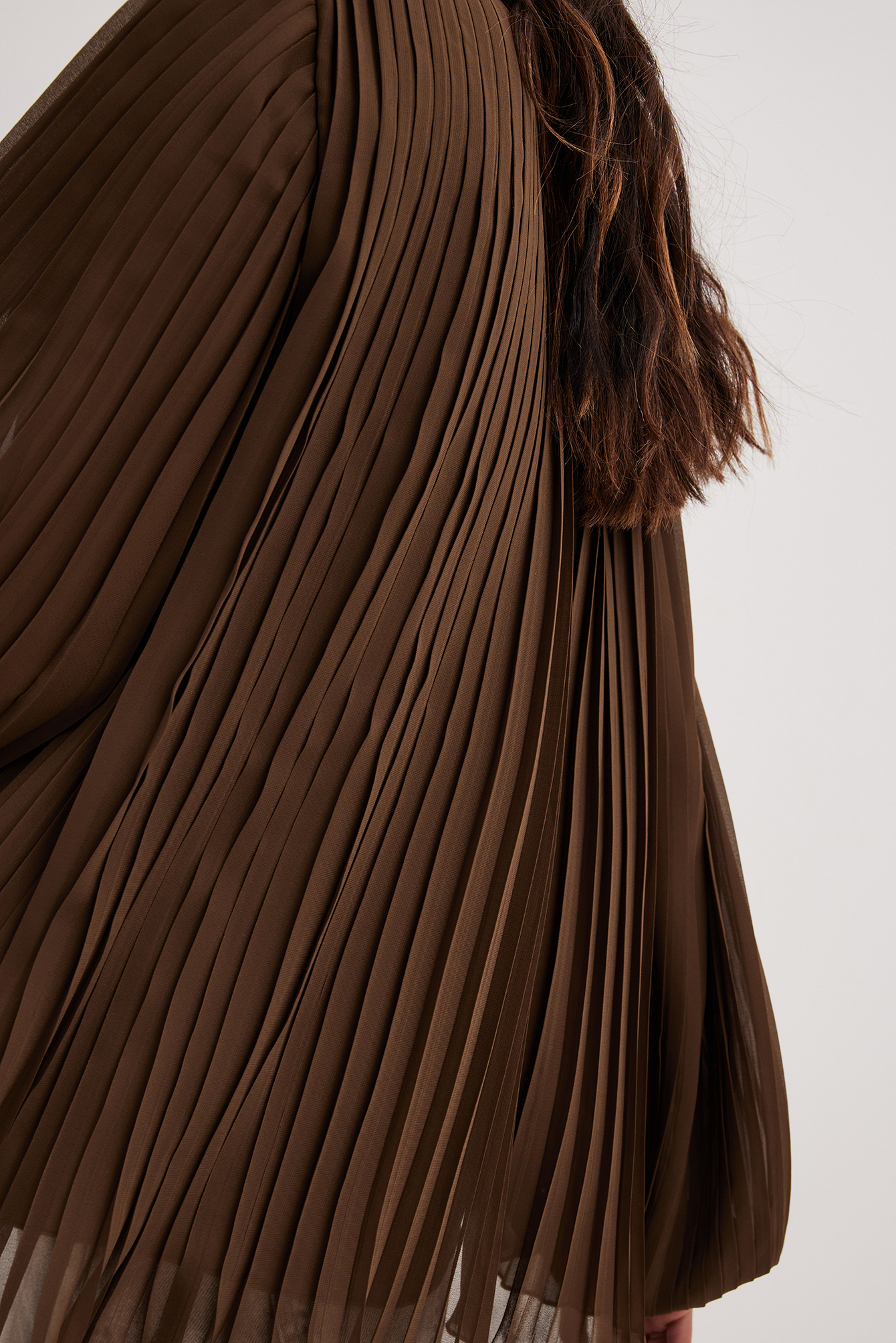 Pleated Round Neck Blouse Brown | NA-KD