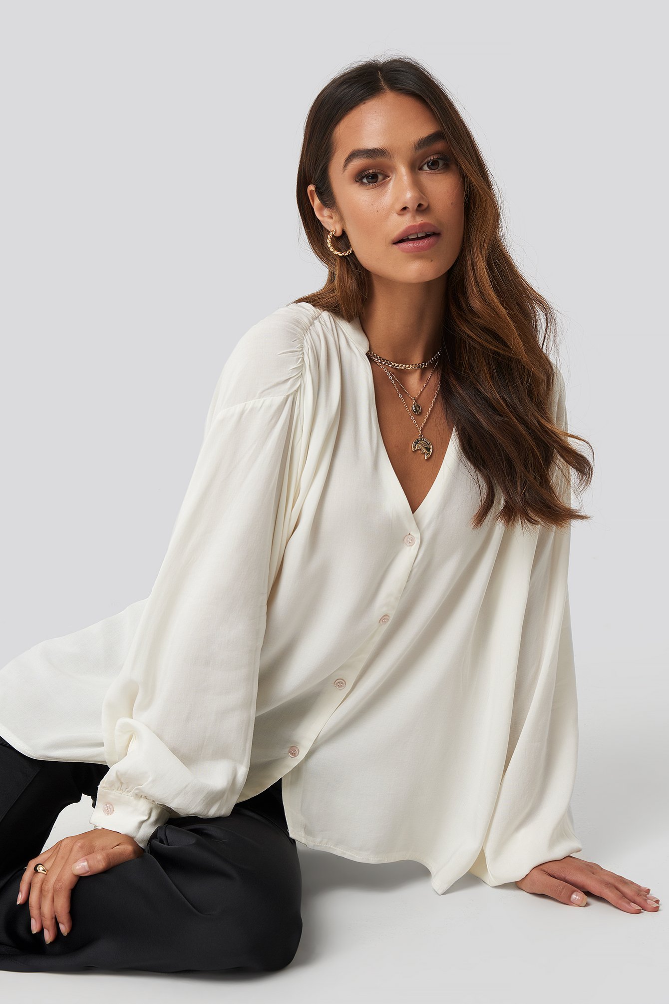 Deep Neck Blouse White | NA-KD