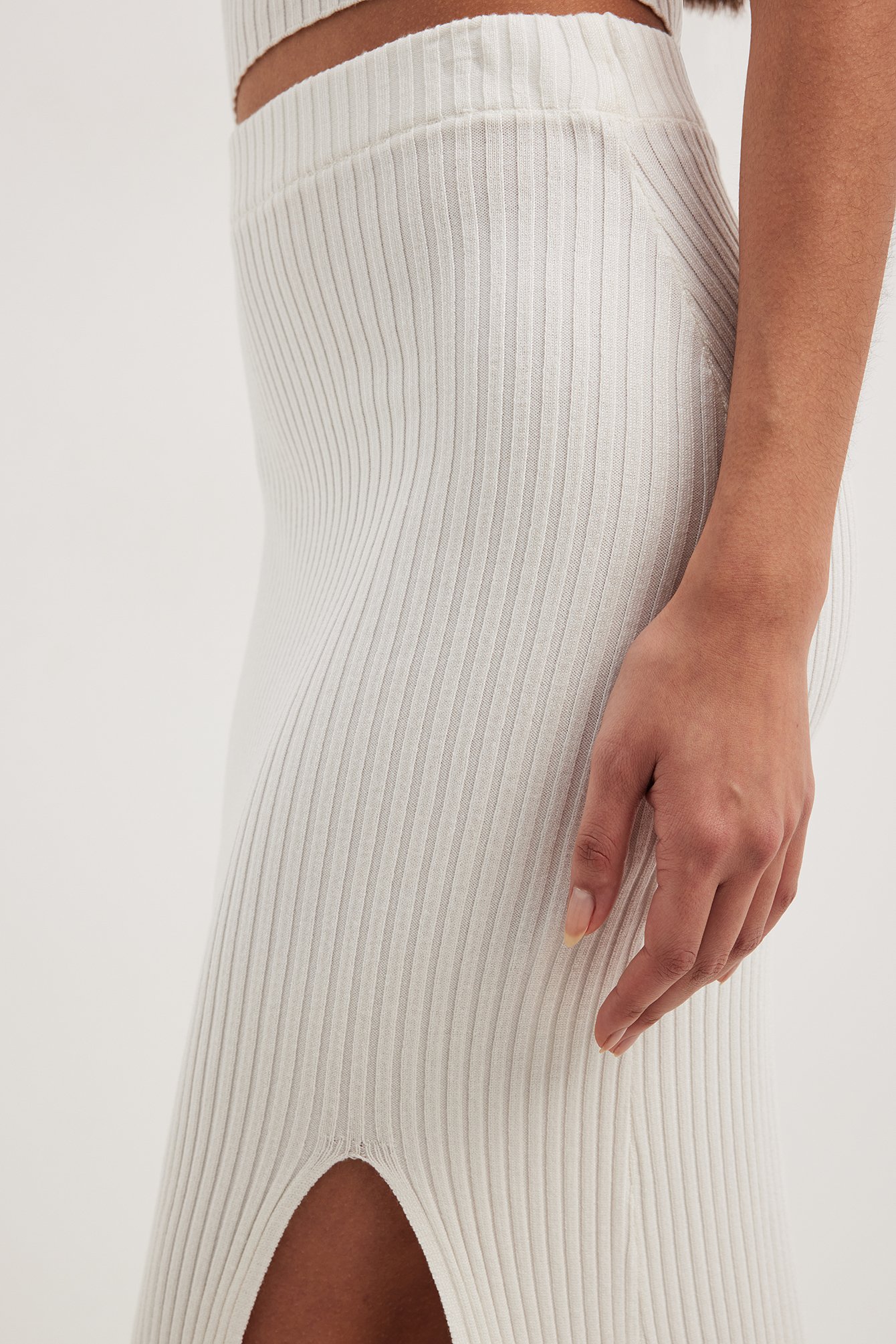 Rib Knitted High Slit Maxi Skirt Offwhite | NA-KD