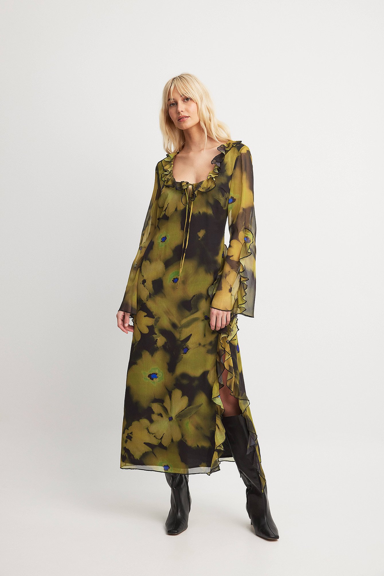 NA-KD Maxikleid mit hohem Schlitz und Rüschen - Multicolor,Flower