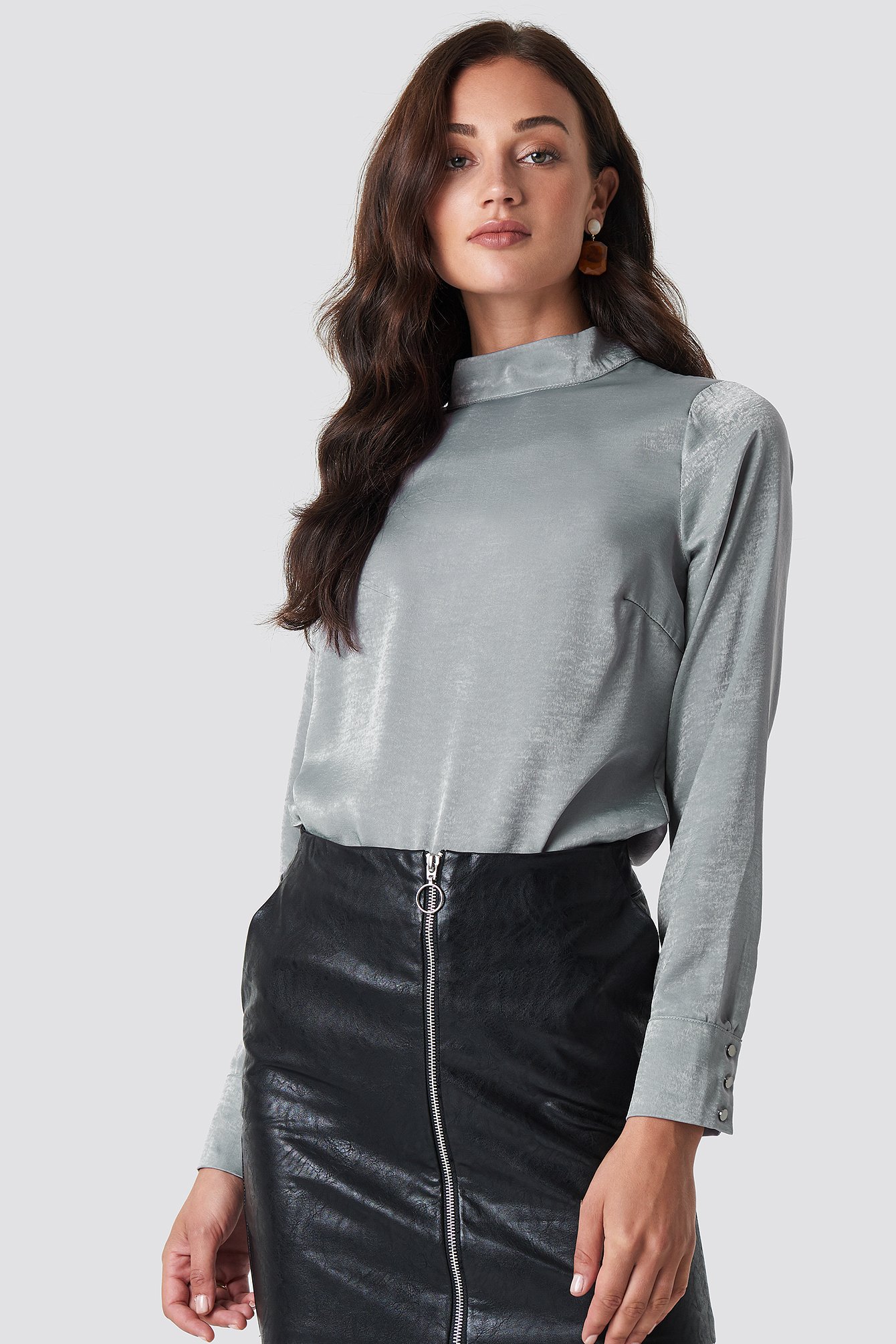 High Neck Blouse Grey | NA-KD