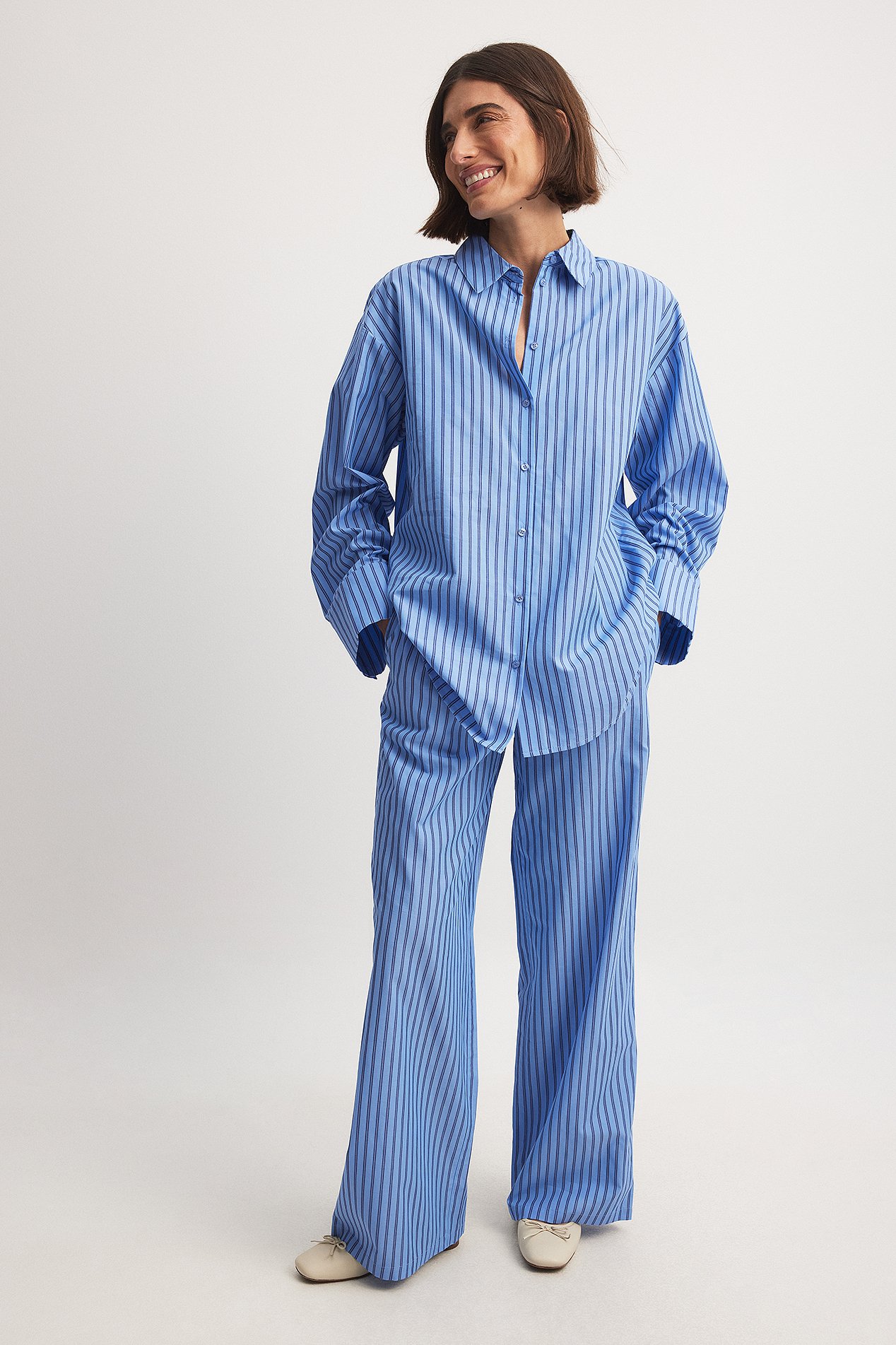 The Hanna Schönberg Edit Gestreifte elastische Hose mit halbhoher Taille - Blue,Stripe