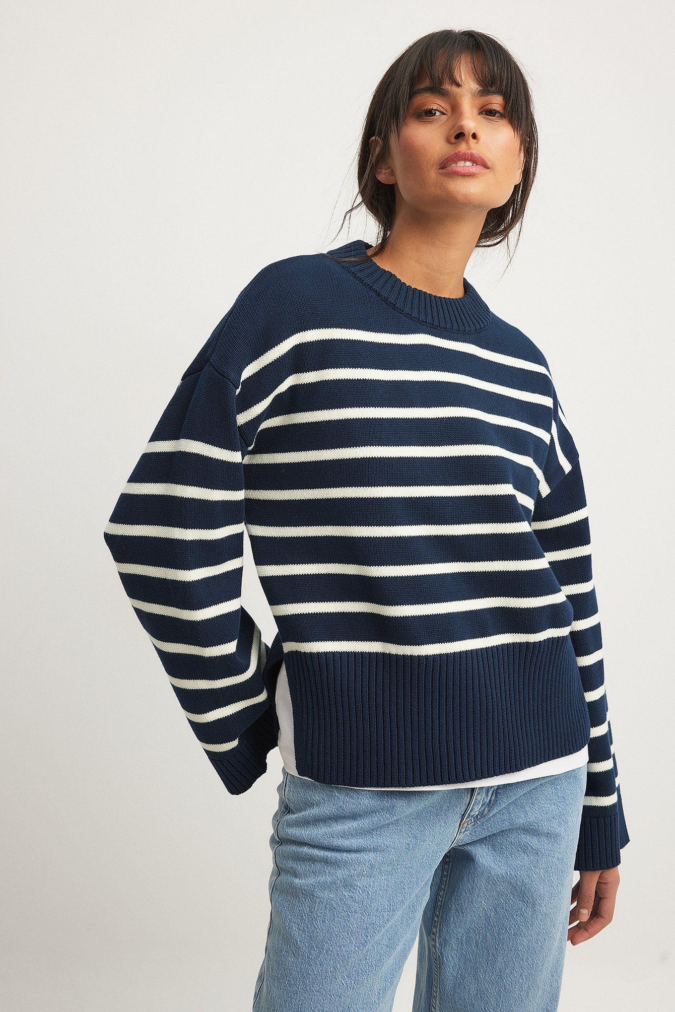 NA-KD Gestreifter Oversize-Strickpullover - Navy,Stripe