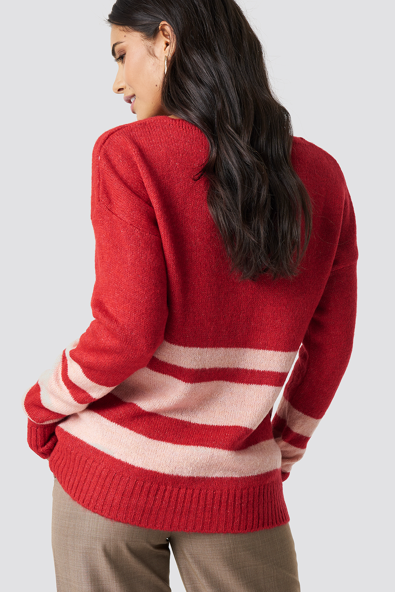 striped arm sweatshirt