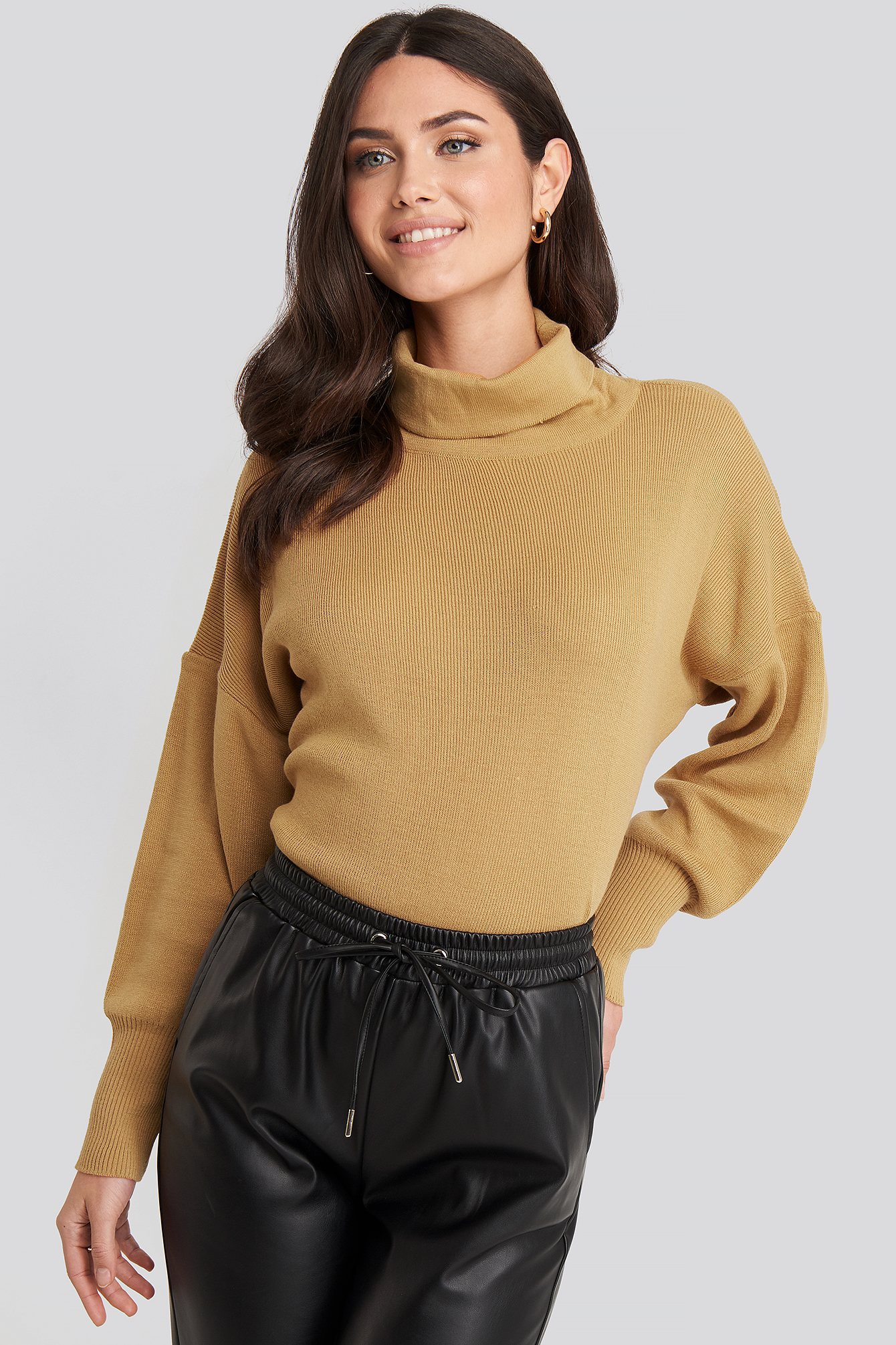 Turtleneck Knitted Sweater Beige | na-kd.com