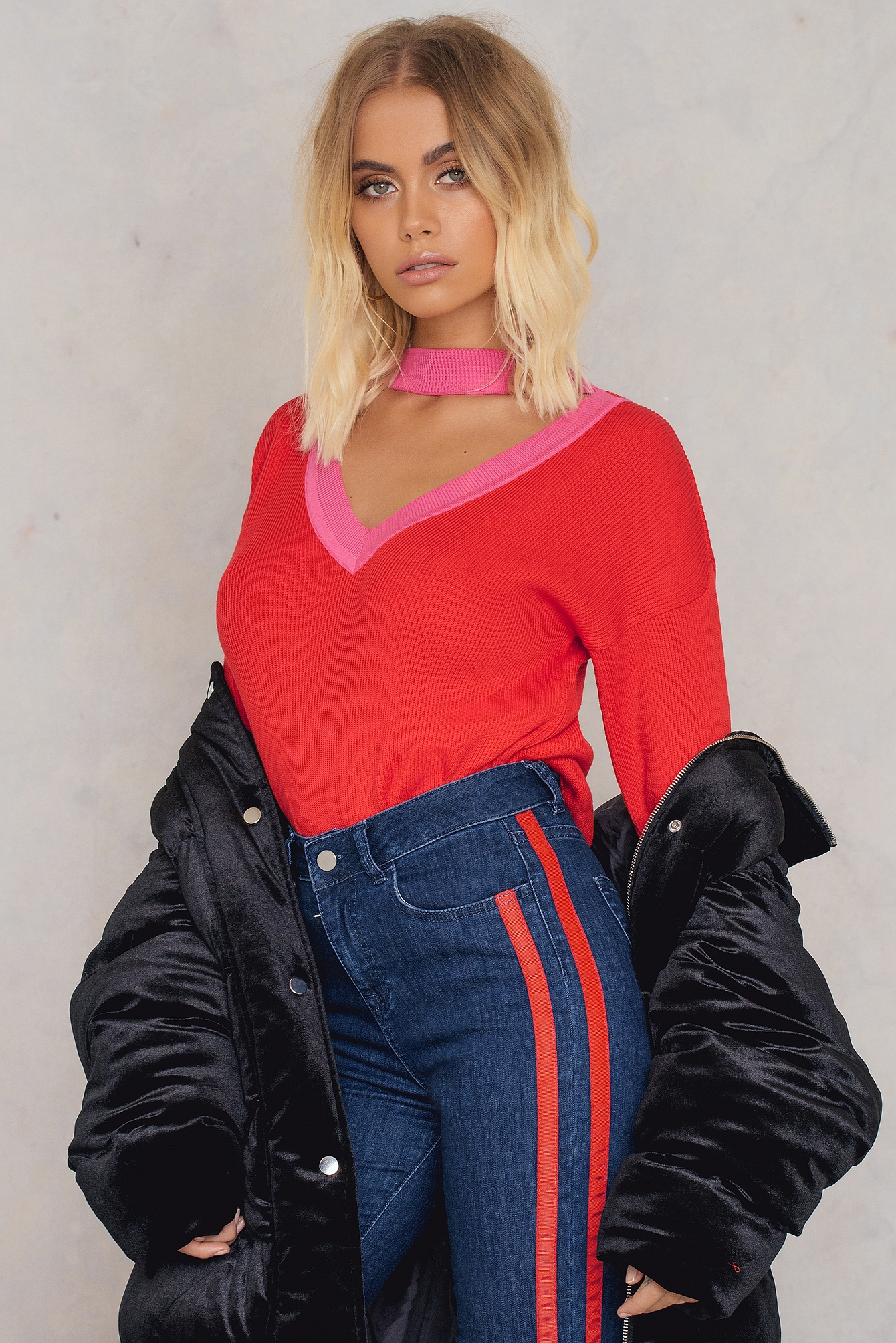 red choker sweater