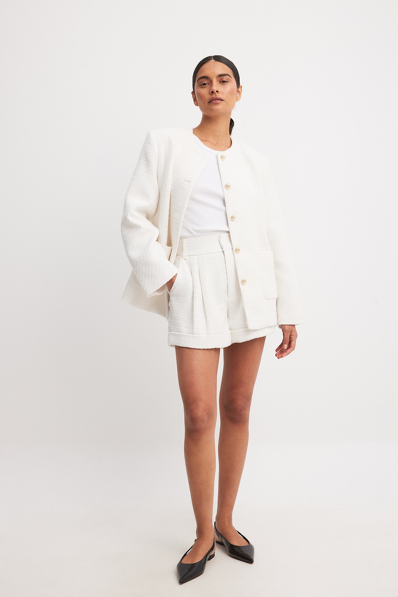 Tweed Mid Waist Pleat Detail Shorts White | NA-KD