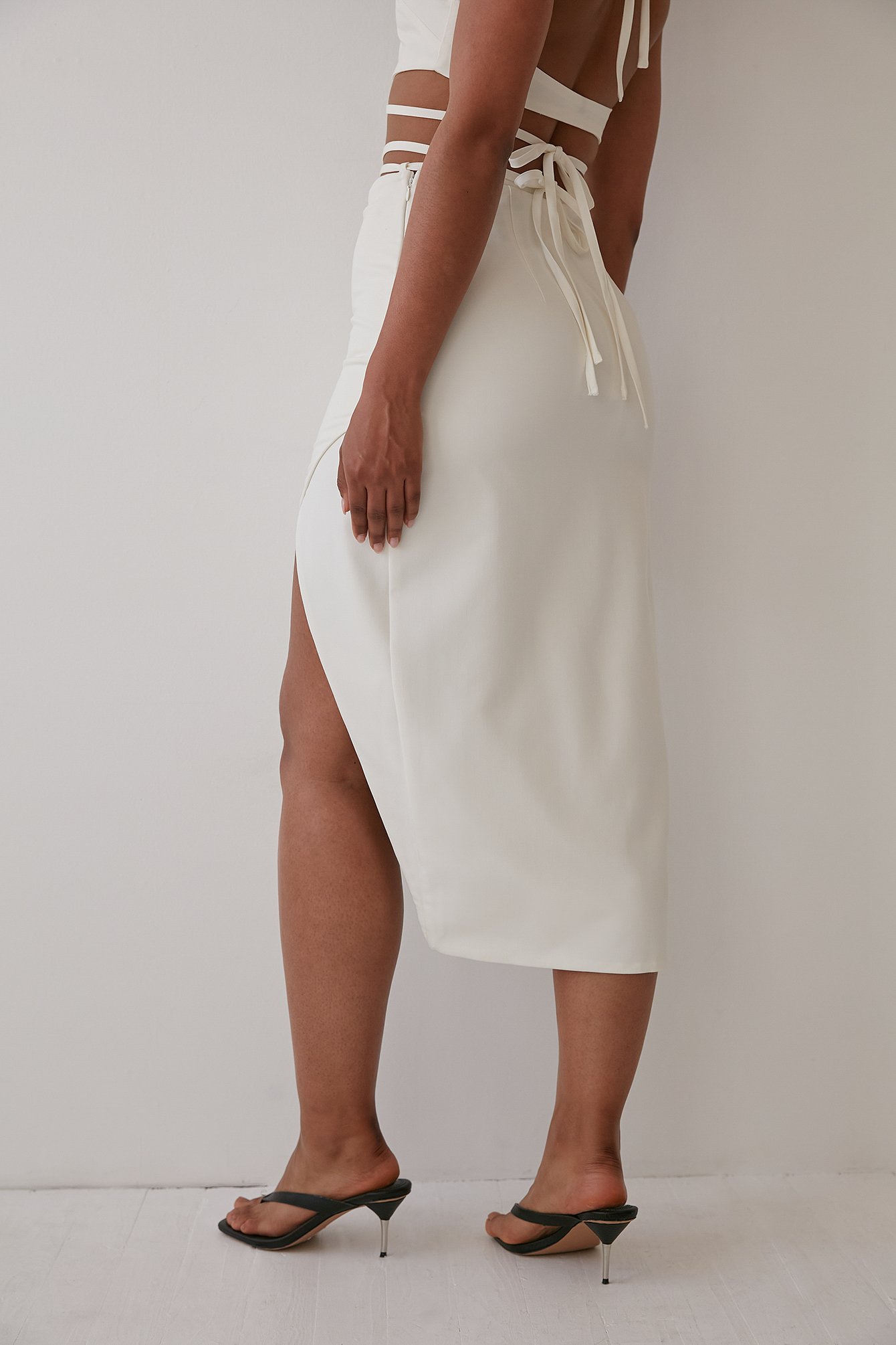 Wrap Around Pencil Skirt White | NA-KD