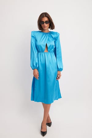 Blue Zwiewna sukienka midi z bufiastymi rękawami