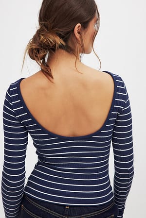 Navy/White Top a righe con scollo profondo sulla schiena