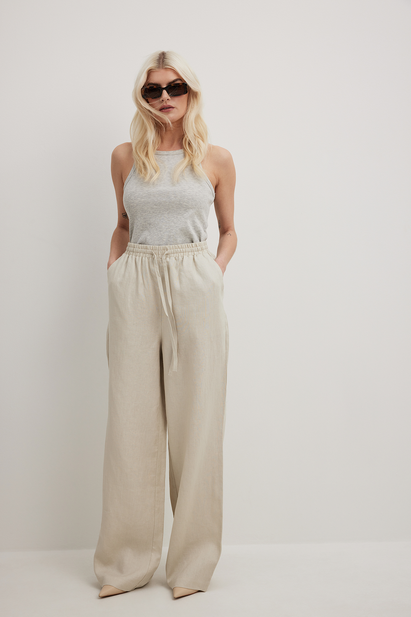 Linen beige sale trousers