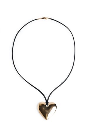 Gold Halsband med hjärthänge