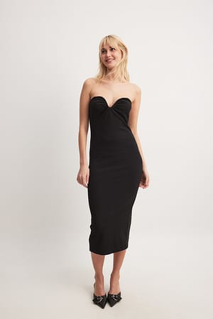 Black Midi-jurk met hartvormige halslijn
