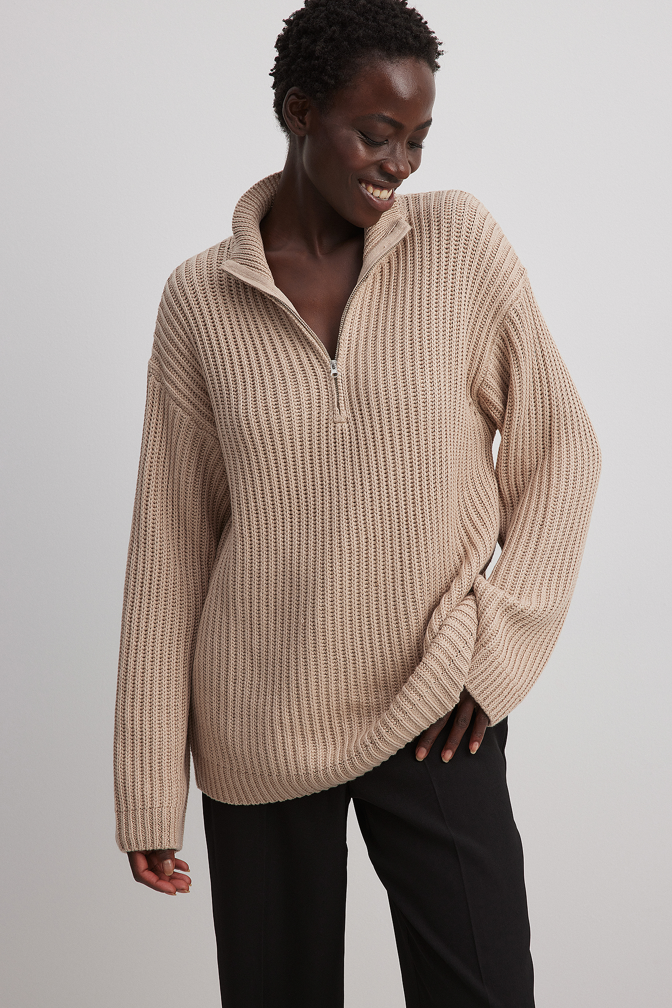 High Neck Zipped Knitted Sweater Beige | NA-KD