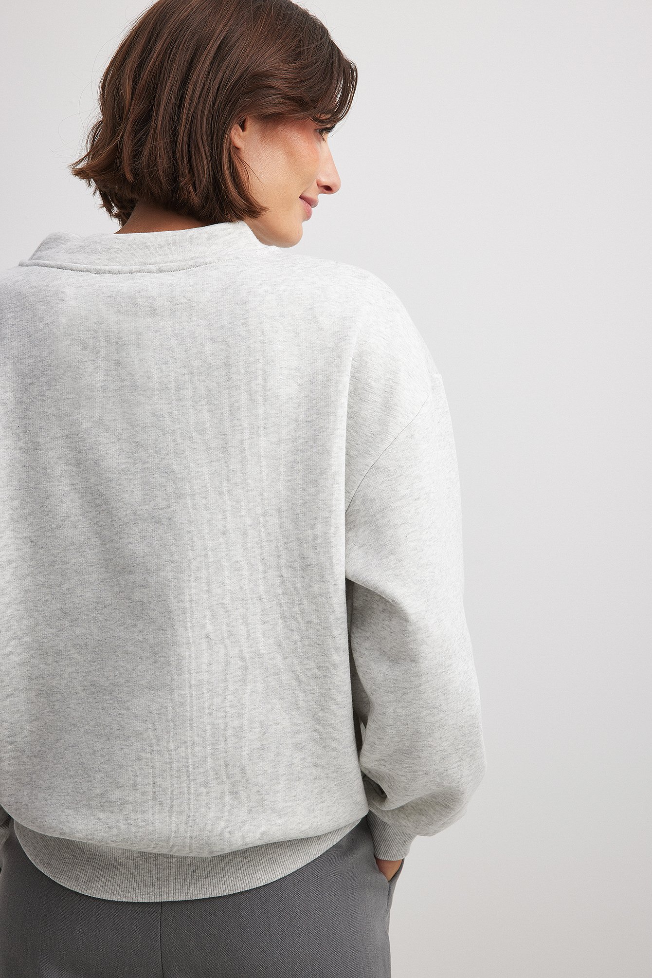 High neck white outlet sweatshirt