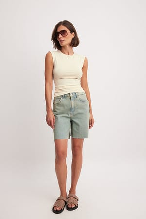 Vintage Blue Hochtaillierte Denim-Shorts mit rohem Saum