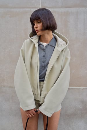 Beige Kapuzenjacke