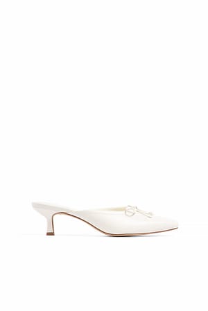 Off White Ballerine modello sabot con tacco a rocchetto basso