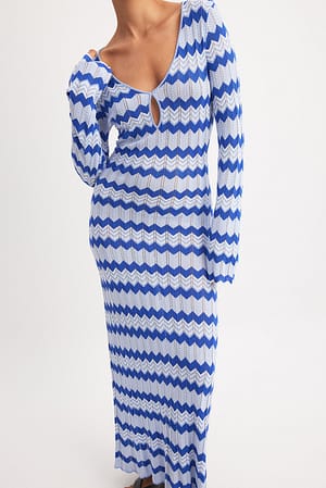 Blue Combo Dzianinowa sukienka midi z wycięciem łezką