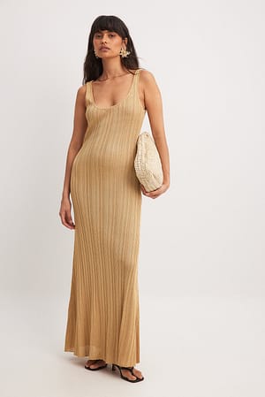 Gold Dzianinowa sukienka maxi z brokatem