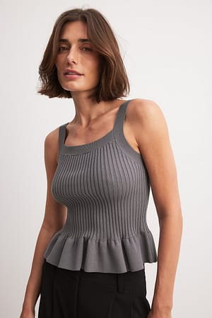 Grey Strick-Peplum-Top