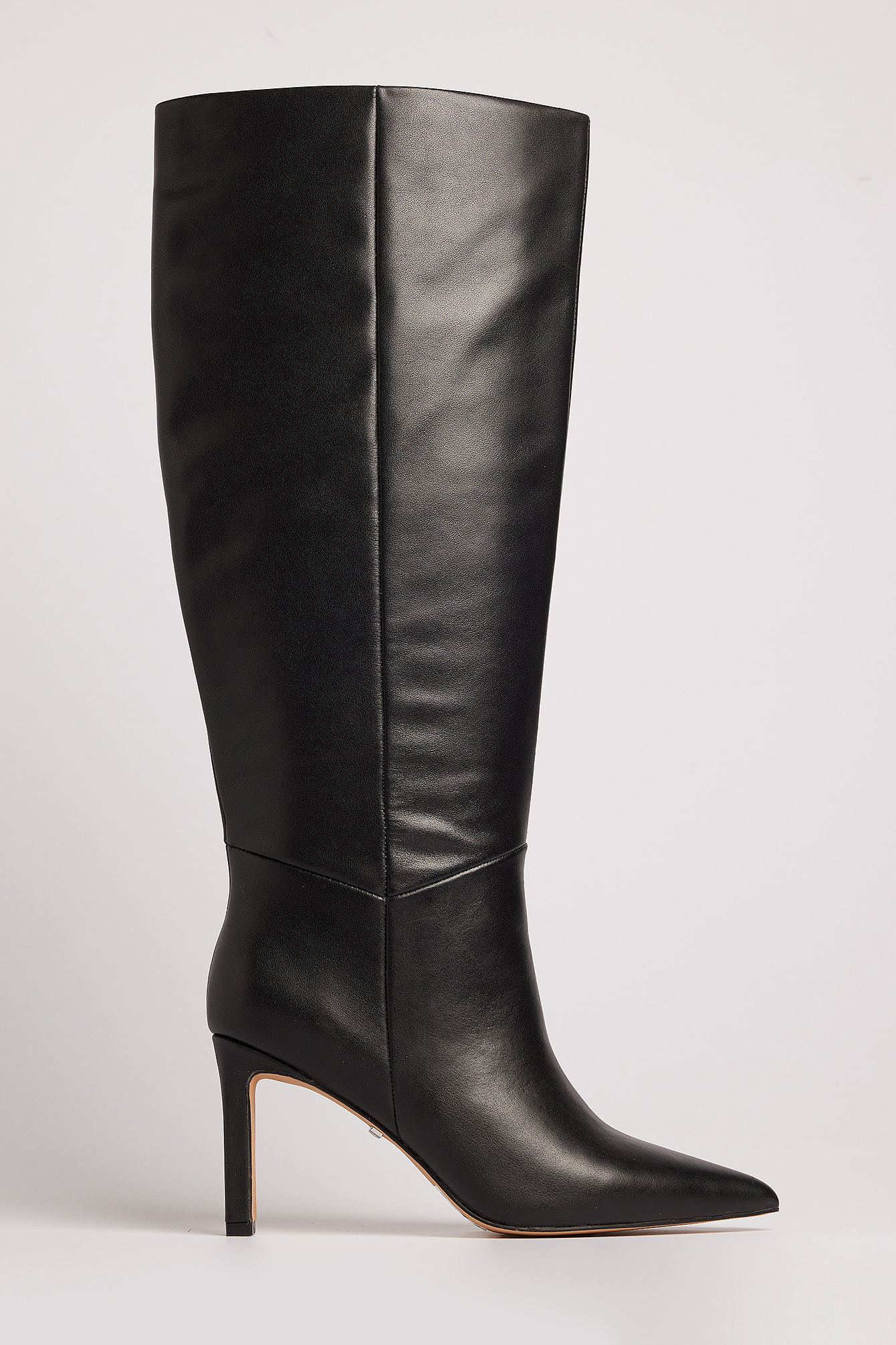 Bottes pointues en cuir Noir NA KD