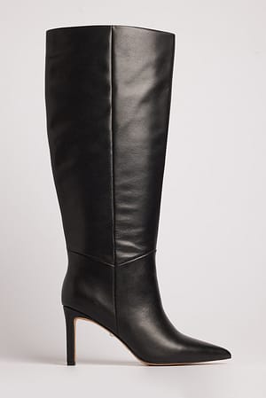 Black Spetsiga boots i läder med skaft