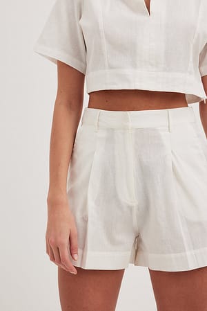 Offwhite Shorts med linlook