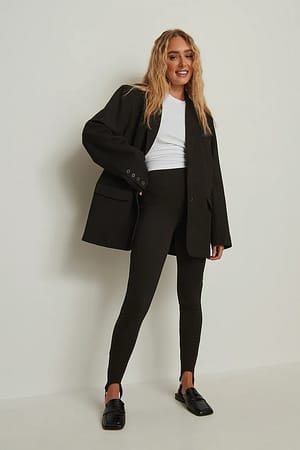 Schwarze Lederleggings kombinieren – 19 Winter Damen Outfits 2024