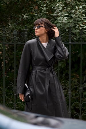 Black Cappotto con vita segnata