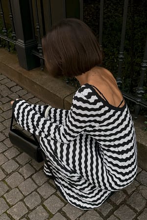 Black/White Robe longue en maille avec décolleté profond au dos