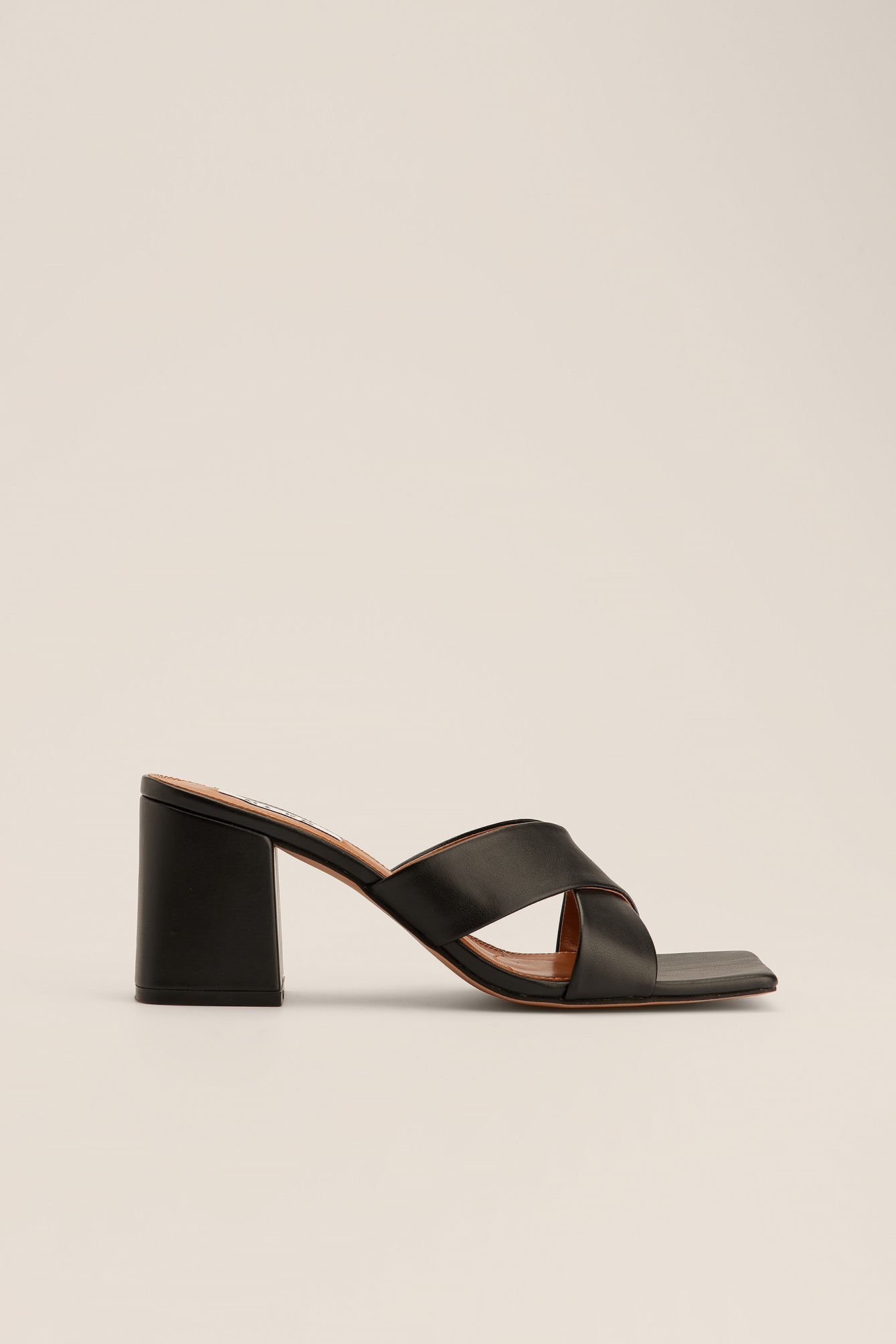 Basic Crossed Mules Black | NA-KD