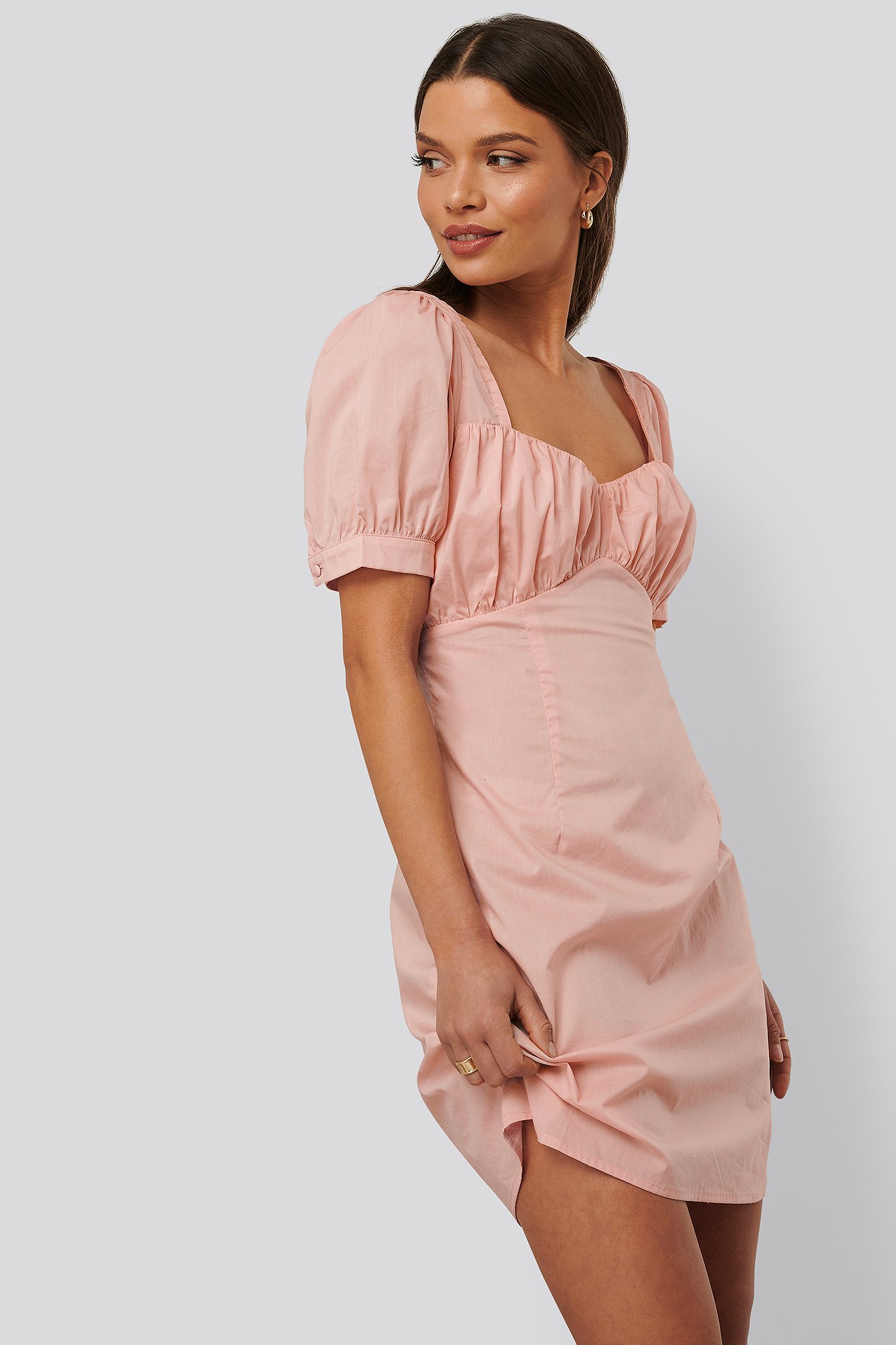 puff sleeve pink dress