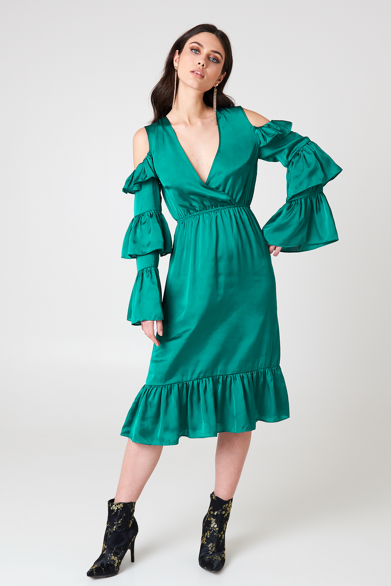 Cold shoulder shop ruffle midi dress