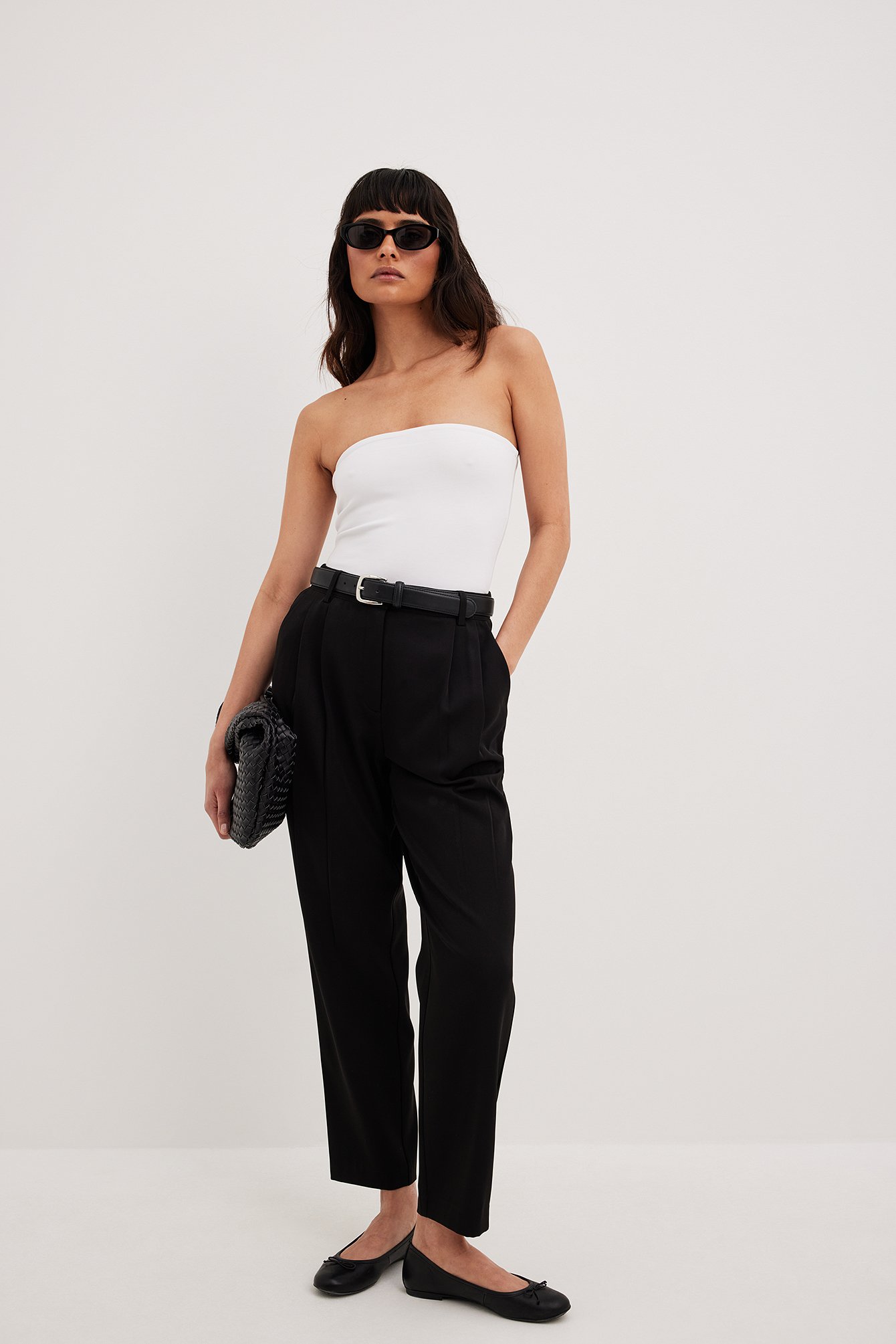 Black cropped suit pants, Women's Fashion, Bottoms, Other Bottoms on  Carousell