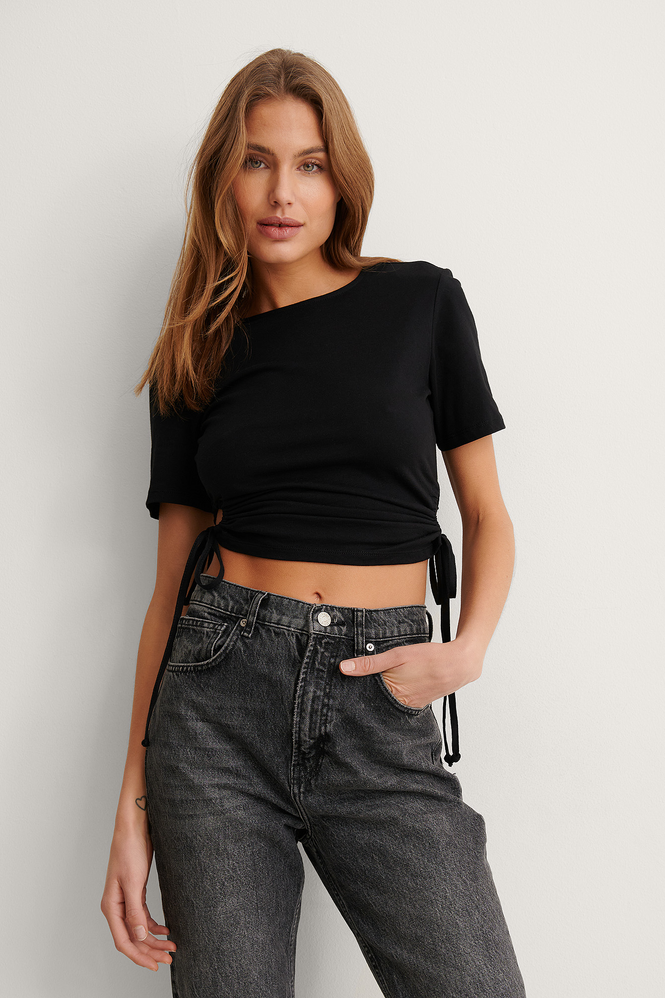 Cut Out Cropped T shirt Black NA KD