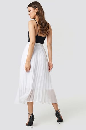 Drawcord Pleated Midi Skirt White | NA-KD