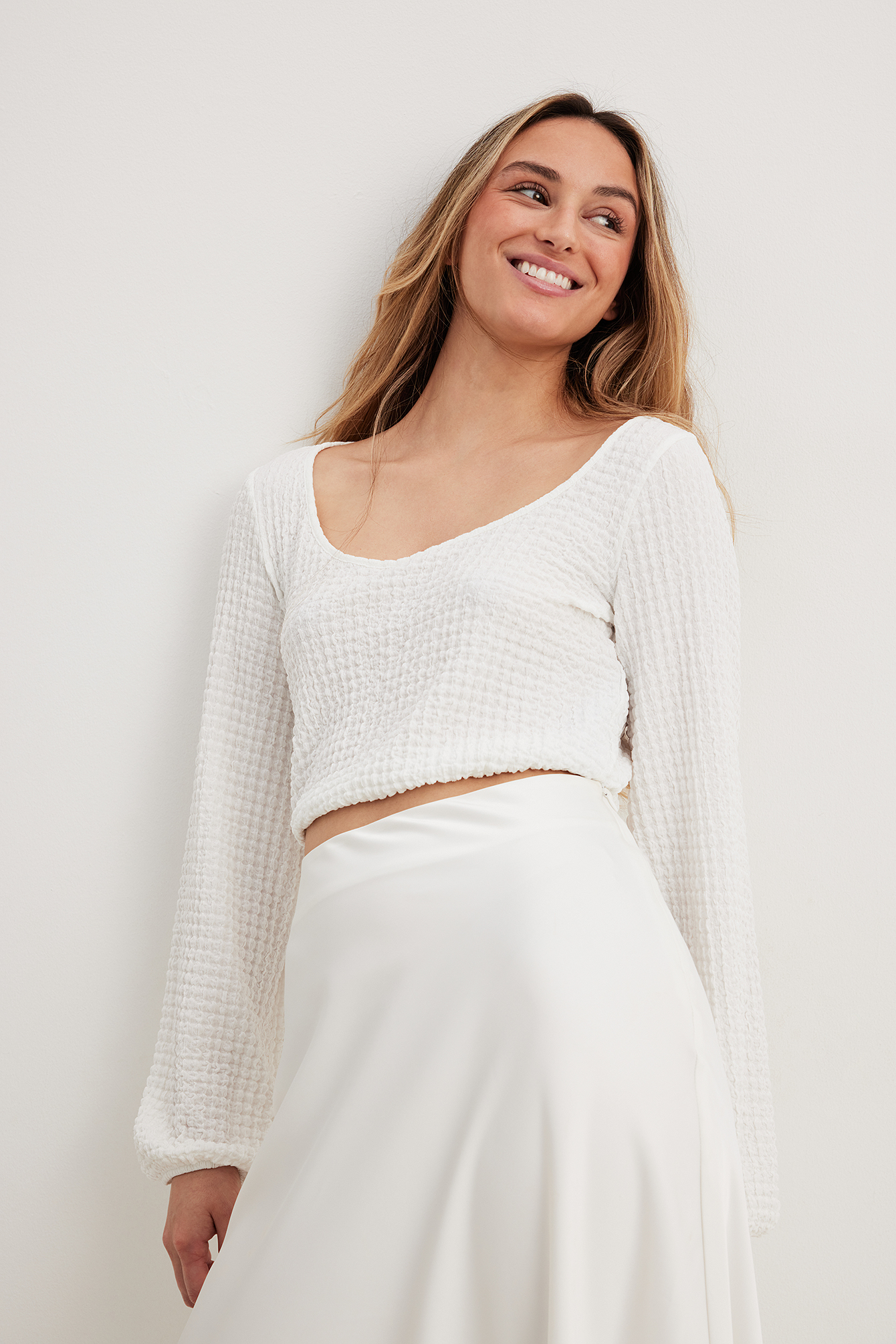 White long best sale sleeve flowy top