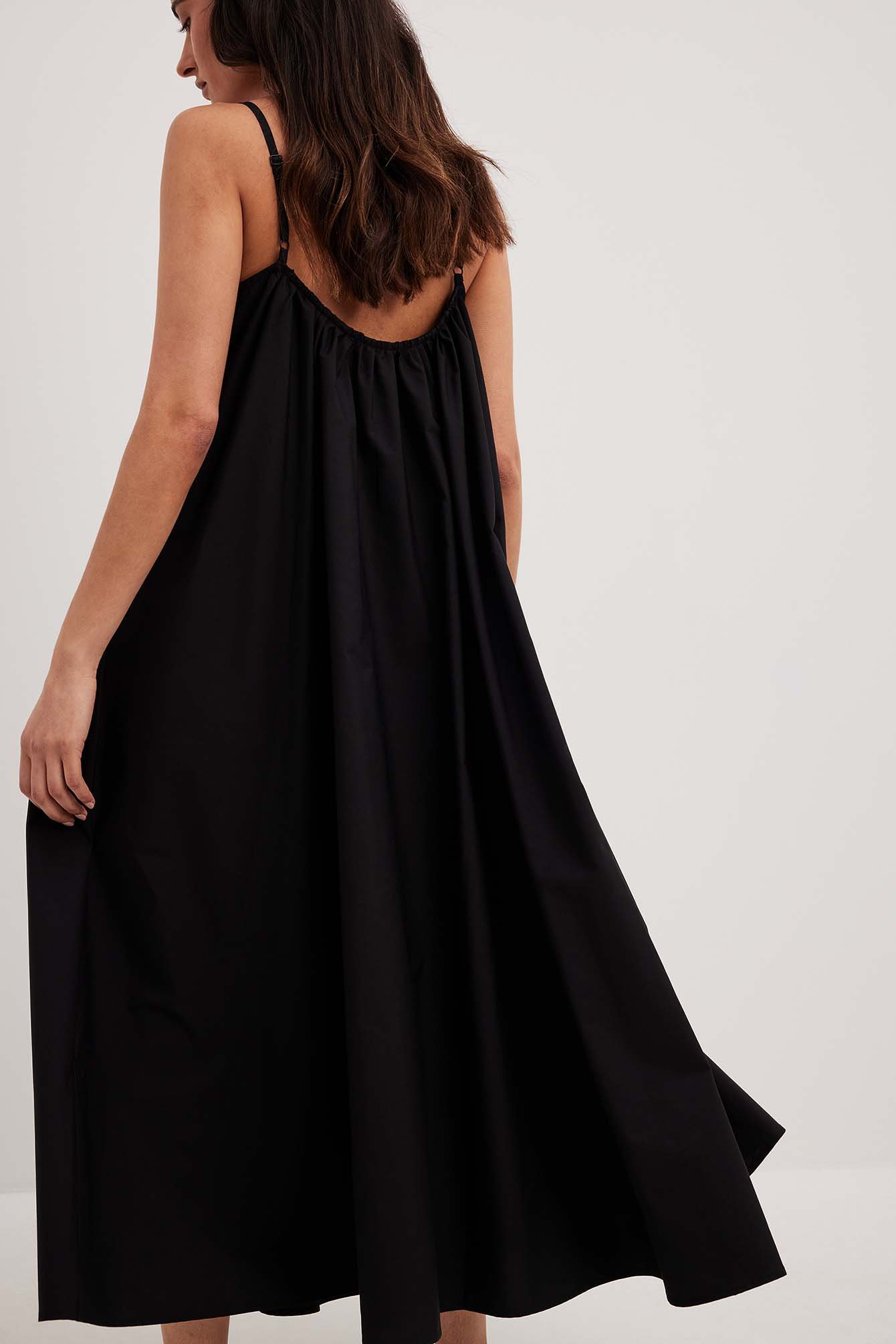 Robe mi longue fluide en coton Noir NA KD