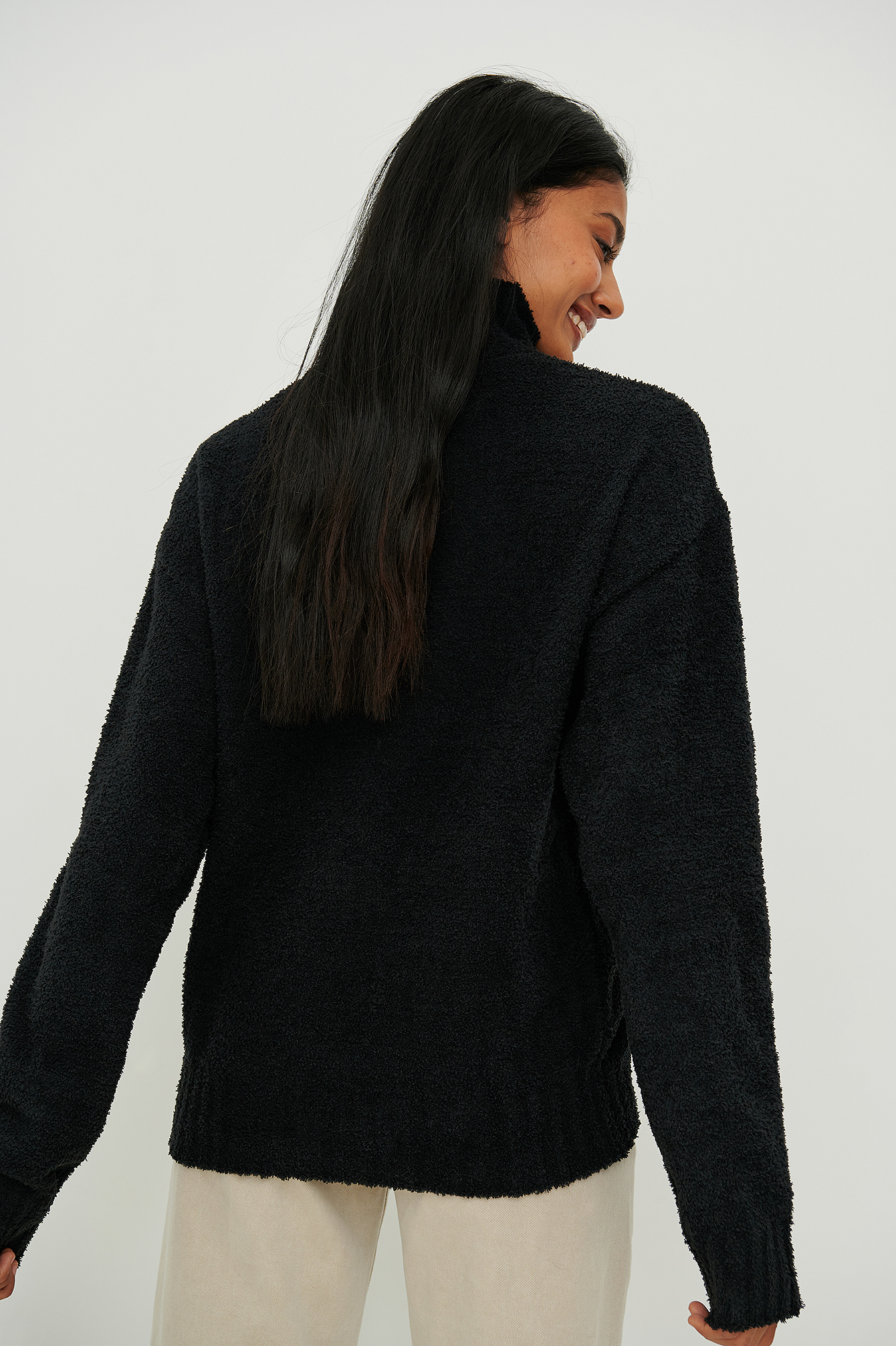 Fluffy High Neck Knitted Sweater Black | NA-KD