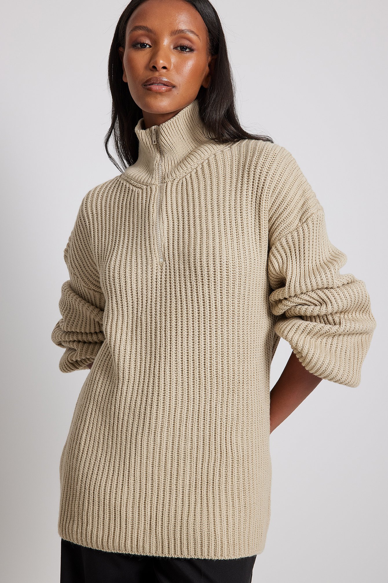 High Neck Zipped Knitted Sweater Beige | NA-KD