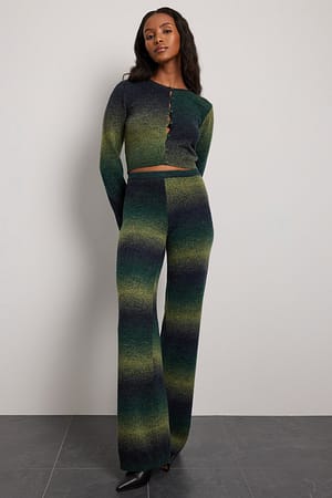 https://www.na-kd.com/resize/globalassets/nakd_knitted_trousers_1767-000033-0050_01c.jpg?ref=CA43EC357A&quality=80&sharpen=0.3&width=300