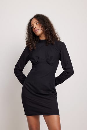 Black Miniklänning med öppen rygg