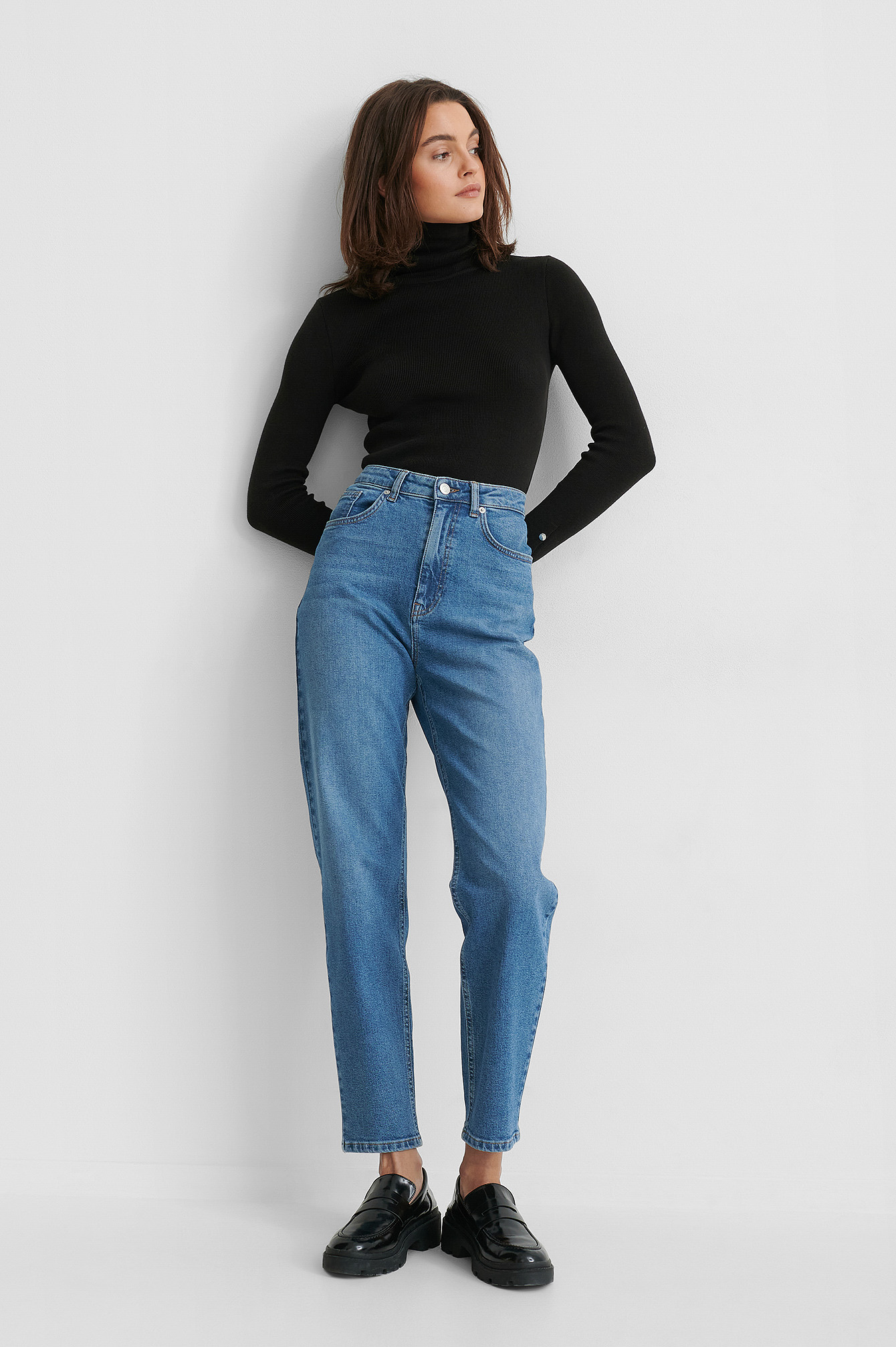 mid blue mom jeans