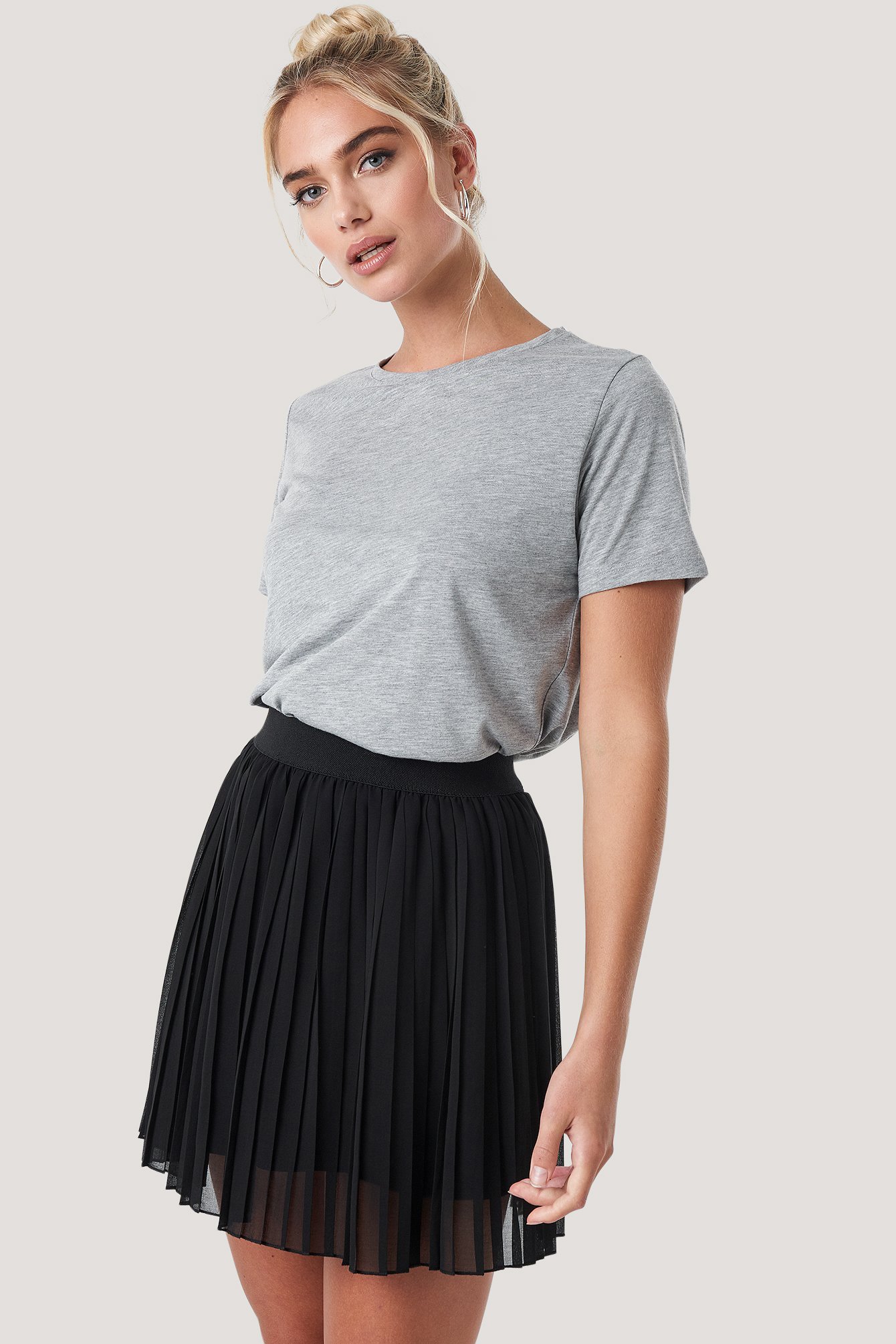 Pleated flowy mini top skirt