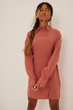 Rust Modal mini-jurk met knoopdetail